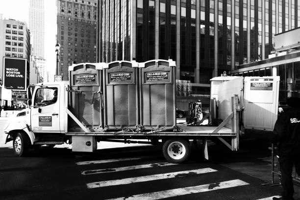 Best Portable bathroom rental  in Algonac, MI